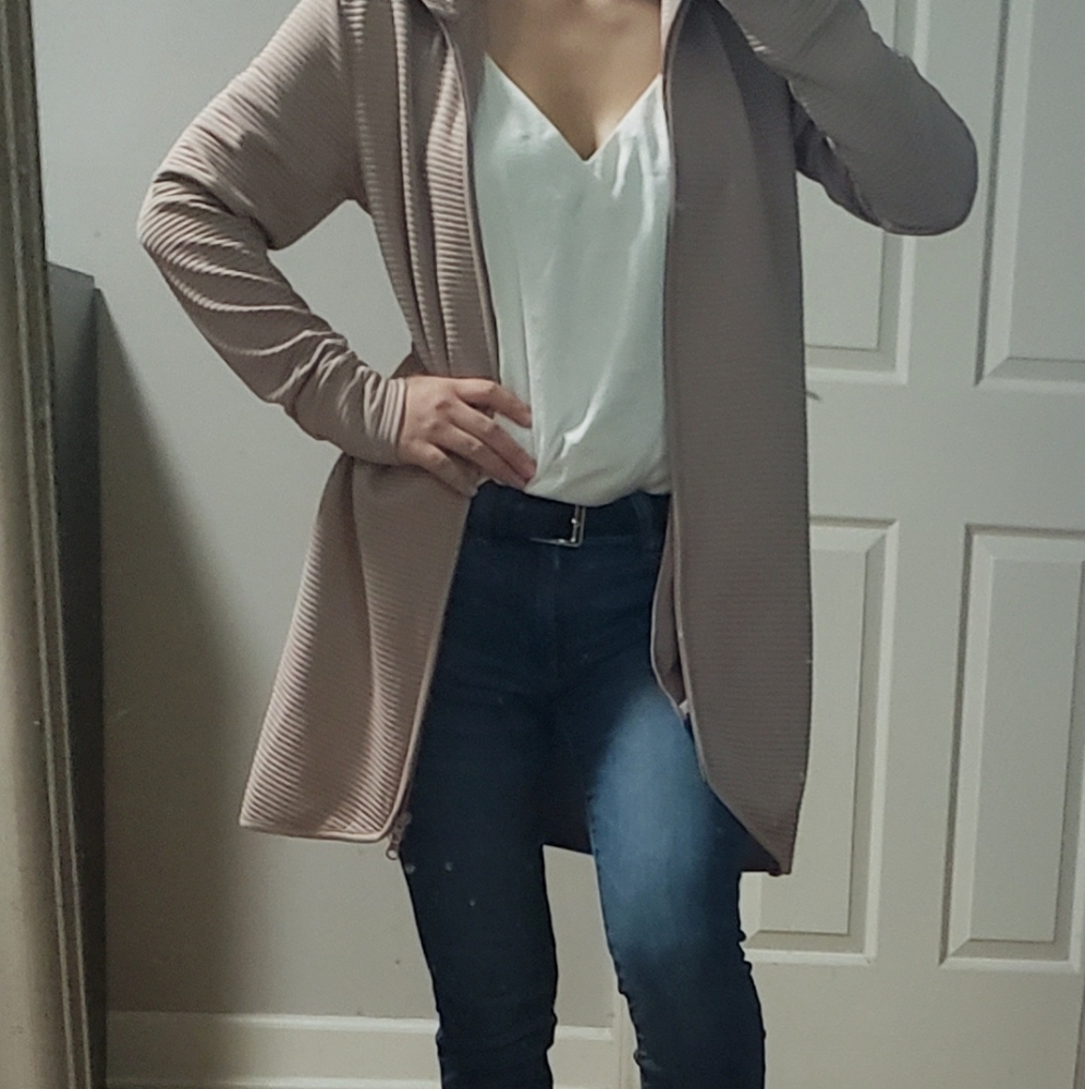Pink sweater - Picture 3 of 3